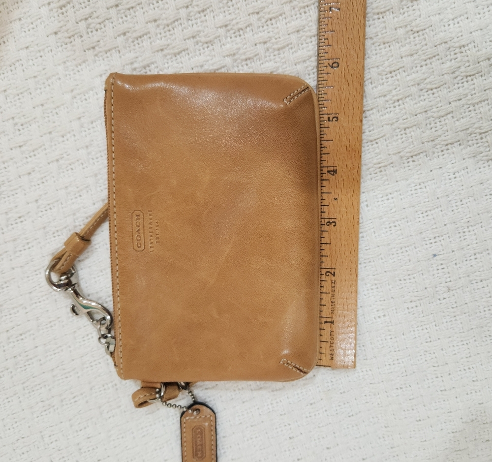 Coach Tan Leather mini bag Wristlet EUC - Picture 10 of 11
